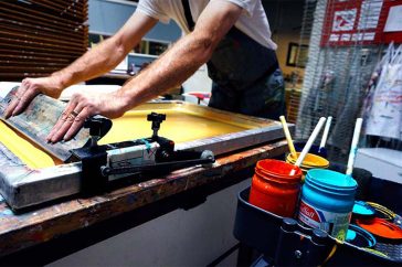 threadbird-screen-printing-process-1-f739c1d4d5945d22f332644e8017dae5
